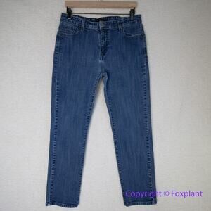 Levi's 100% cotton straight‎ jeans, women size W33 L 30.
